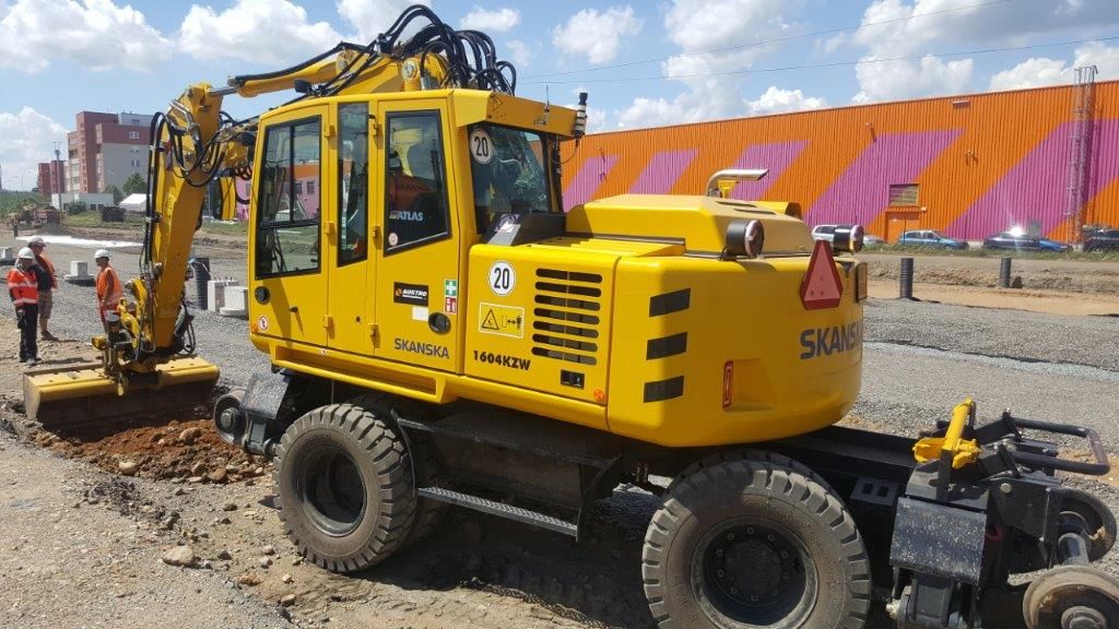 SKANSKA nakoupila 5 nových dvoucestných rypadel Atlas 1604 ZW SKANSKA nakoupila 5 nových dvoucestných rypadel Atlas 1604 ZW