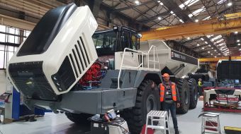 TEREX Trucks připravuje 11. generaci kloubových demprů